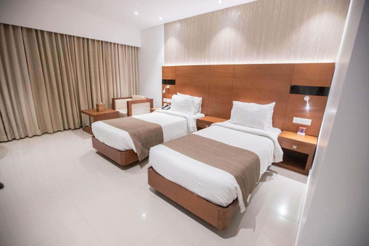 Hotel Niya Regency Thrissur Exterior foto