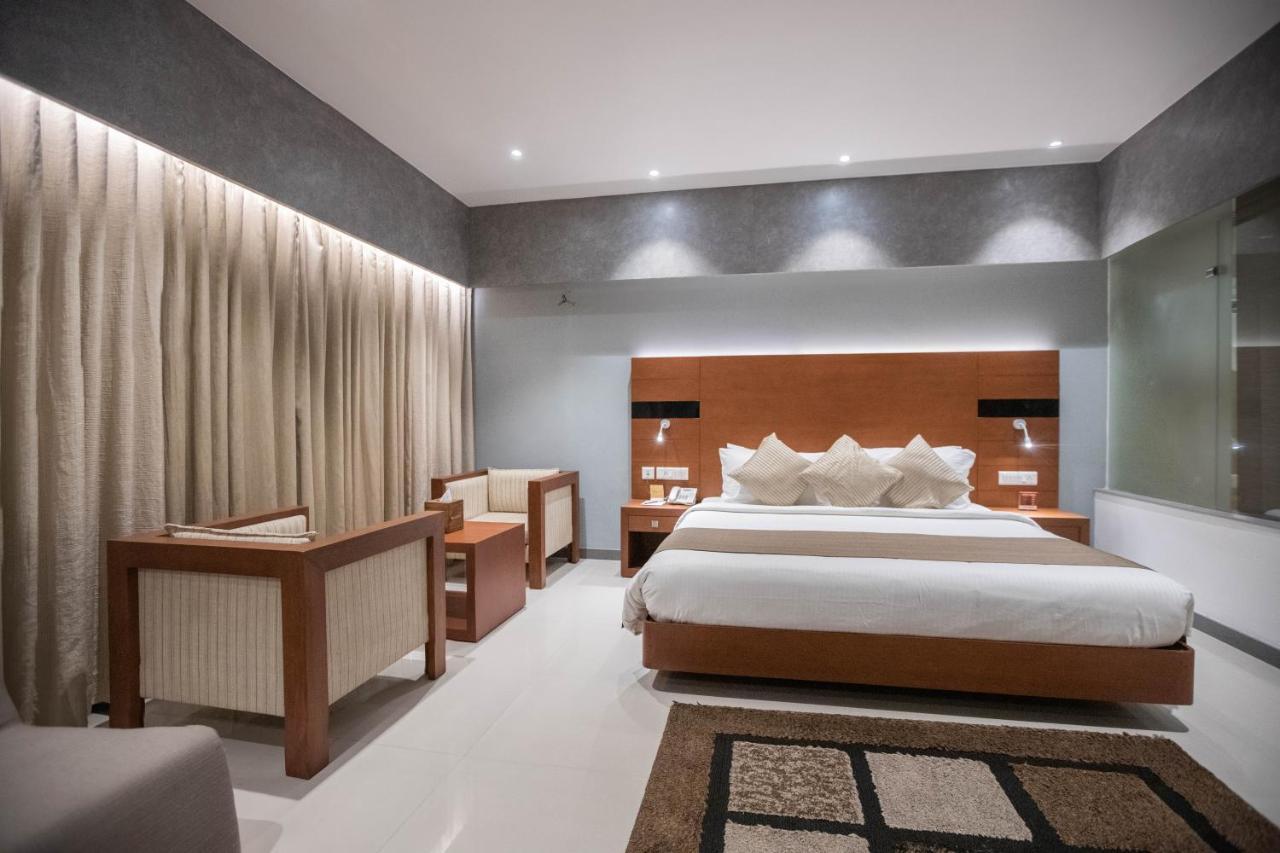 Hotel Niya Regency Thrissur Exterior foto