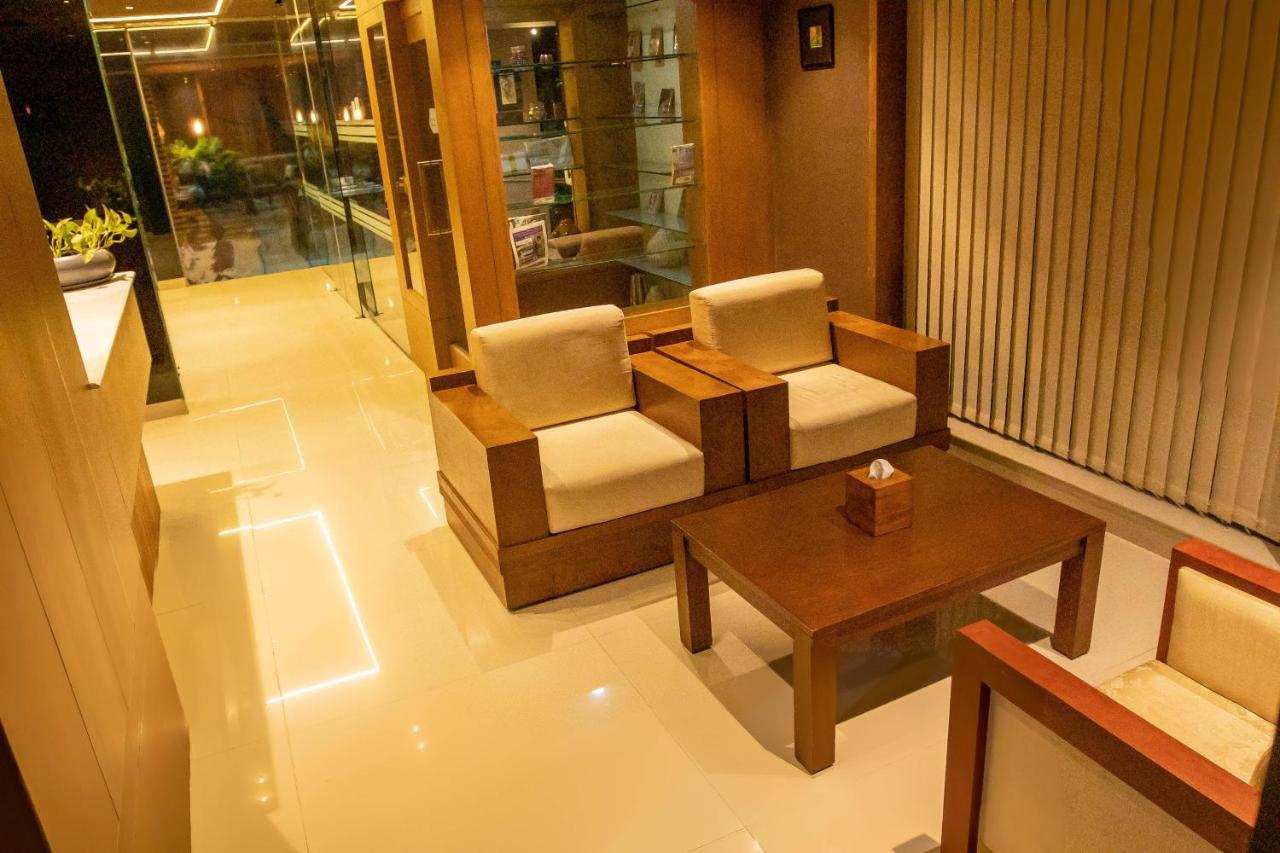 Hotel Niya Regency Thrissur Exterior foto